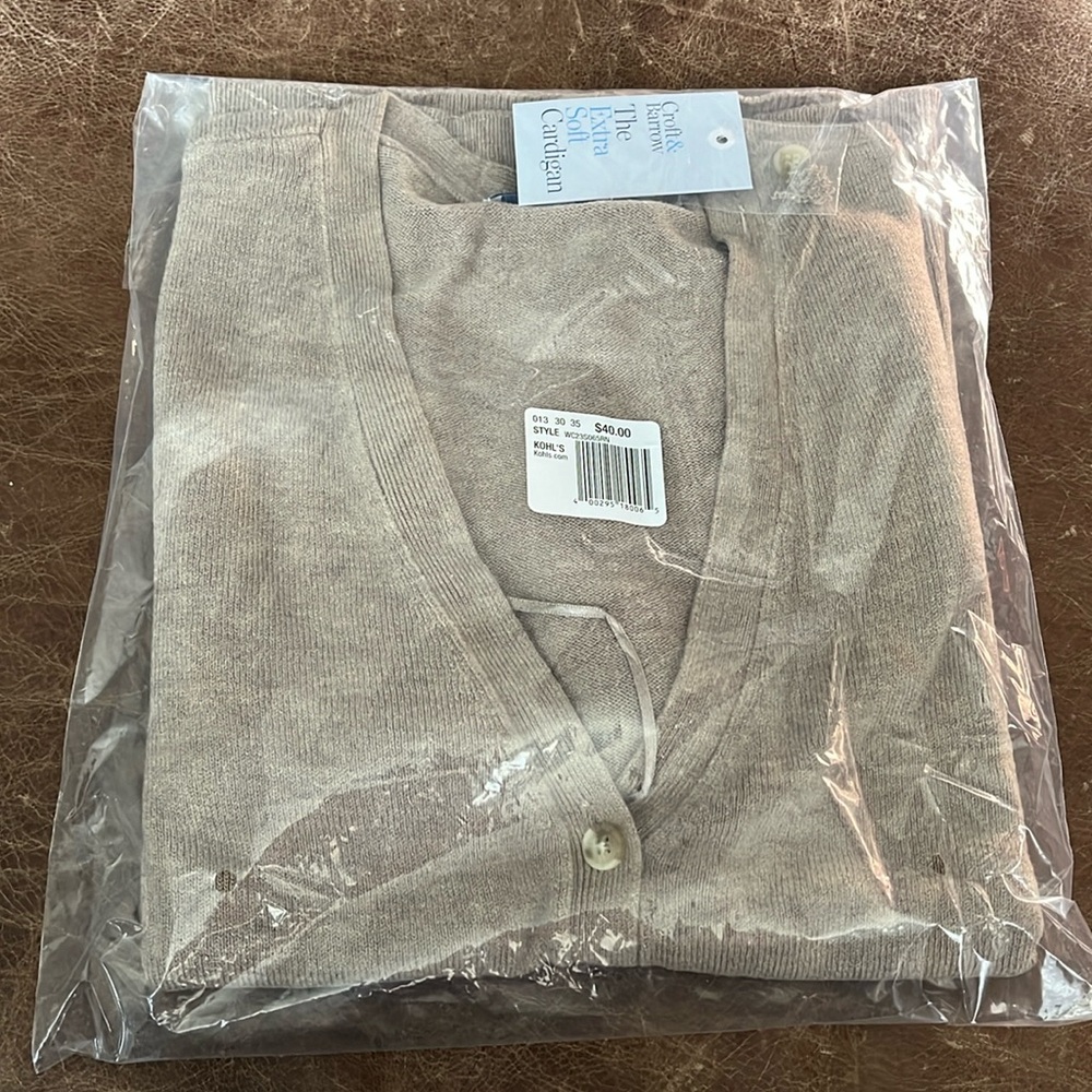 Sweater NWT
